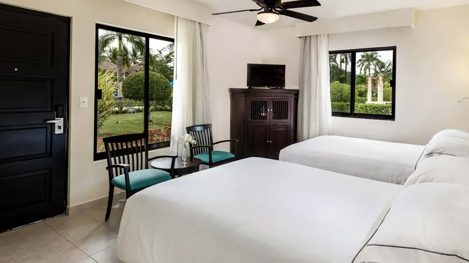 Superior Room Pool View Official 4