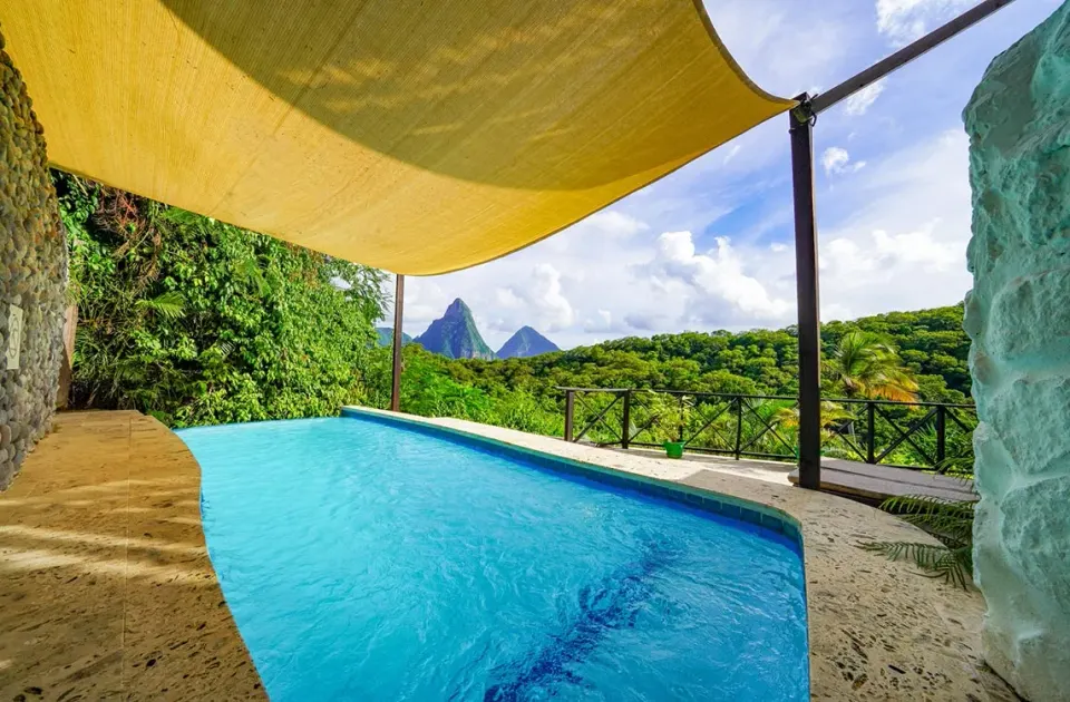 Piton Pool Suite Casuarina Official 3