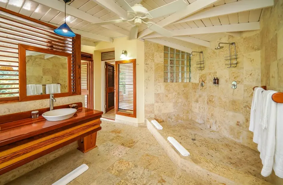 Piton Pool Suite Casuarina Official 4