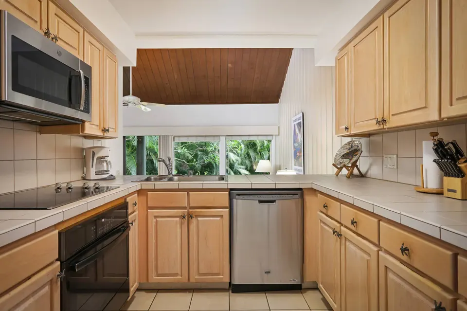 1 Bedroom 1 Bath Garden View Suite Official 3