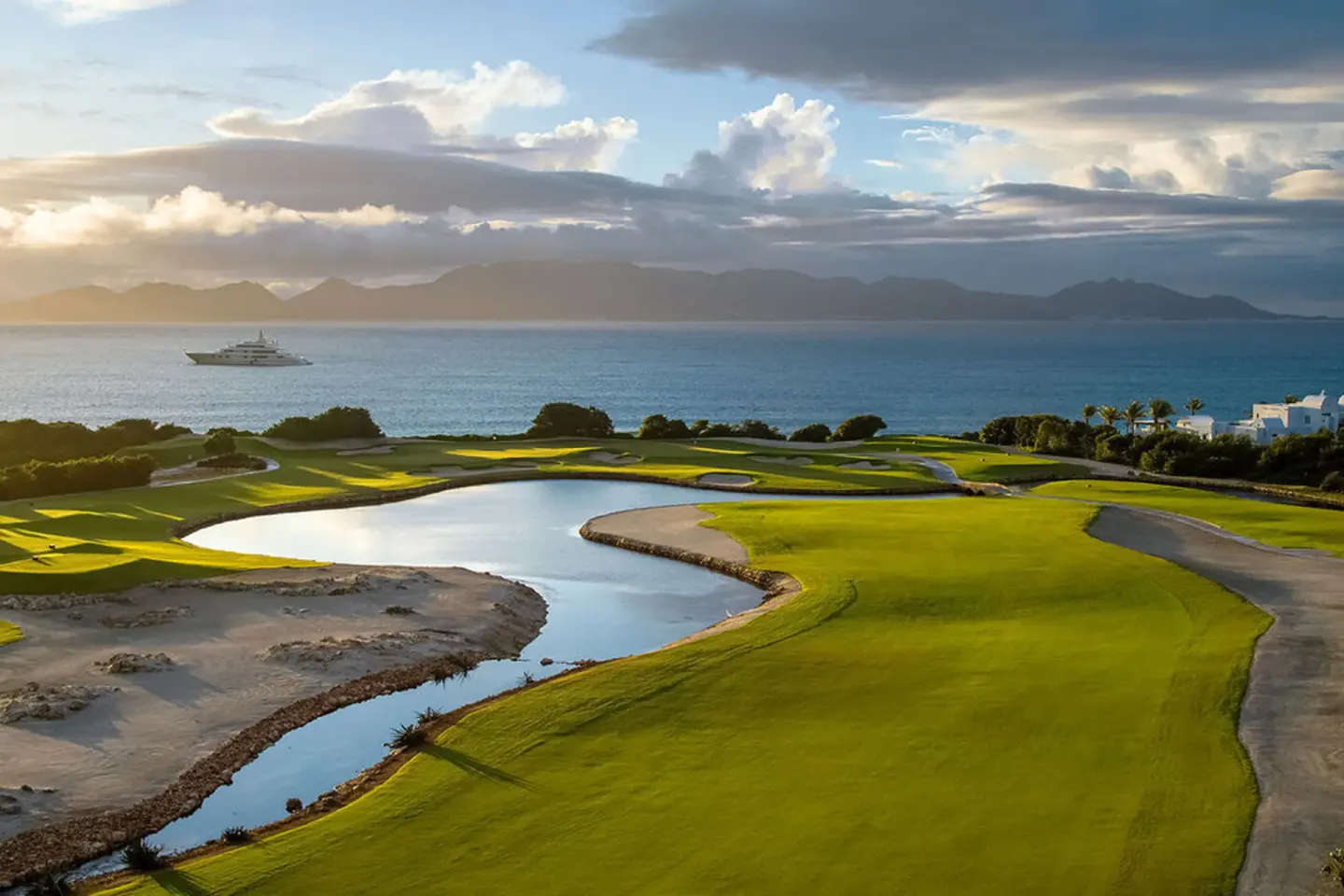 Aurora International Golf Club 5 Min Walk