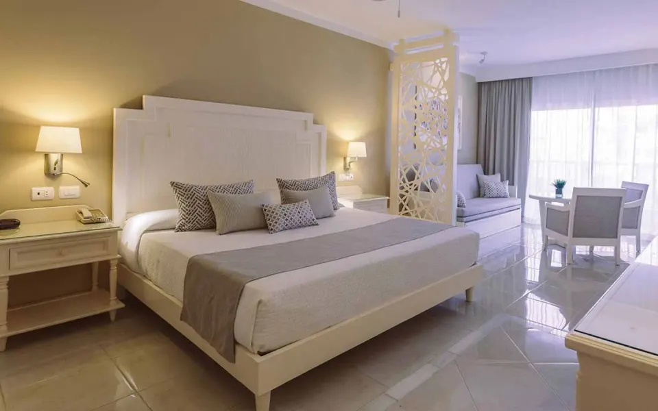 Junior Suite Deluxe Castle Front Official 3