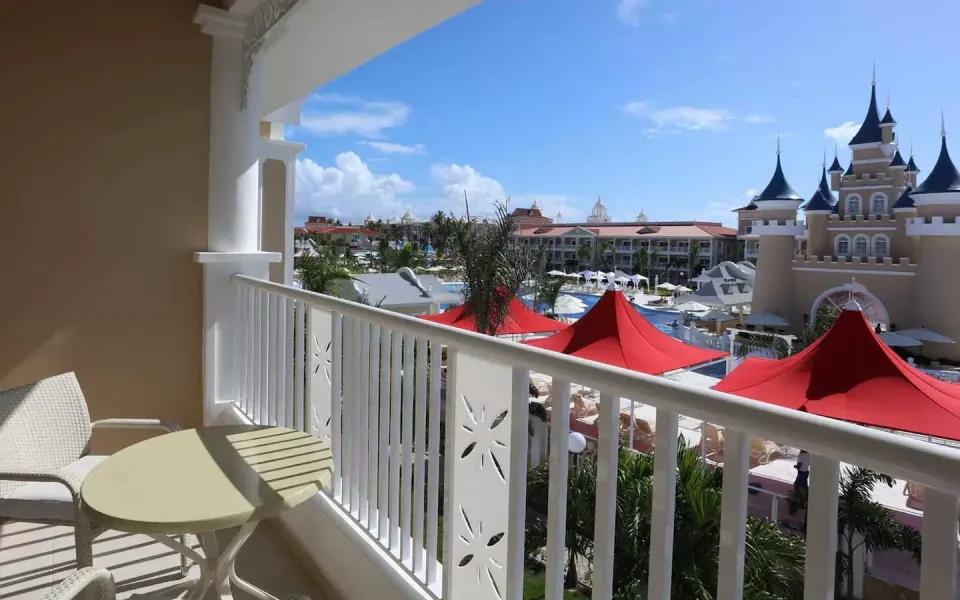 Junior Suite Deluxe Castle Front Official 4