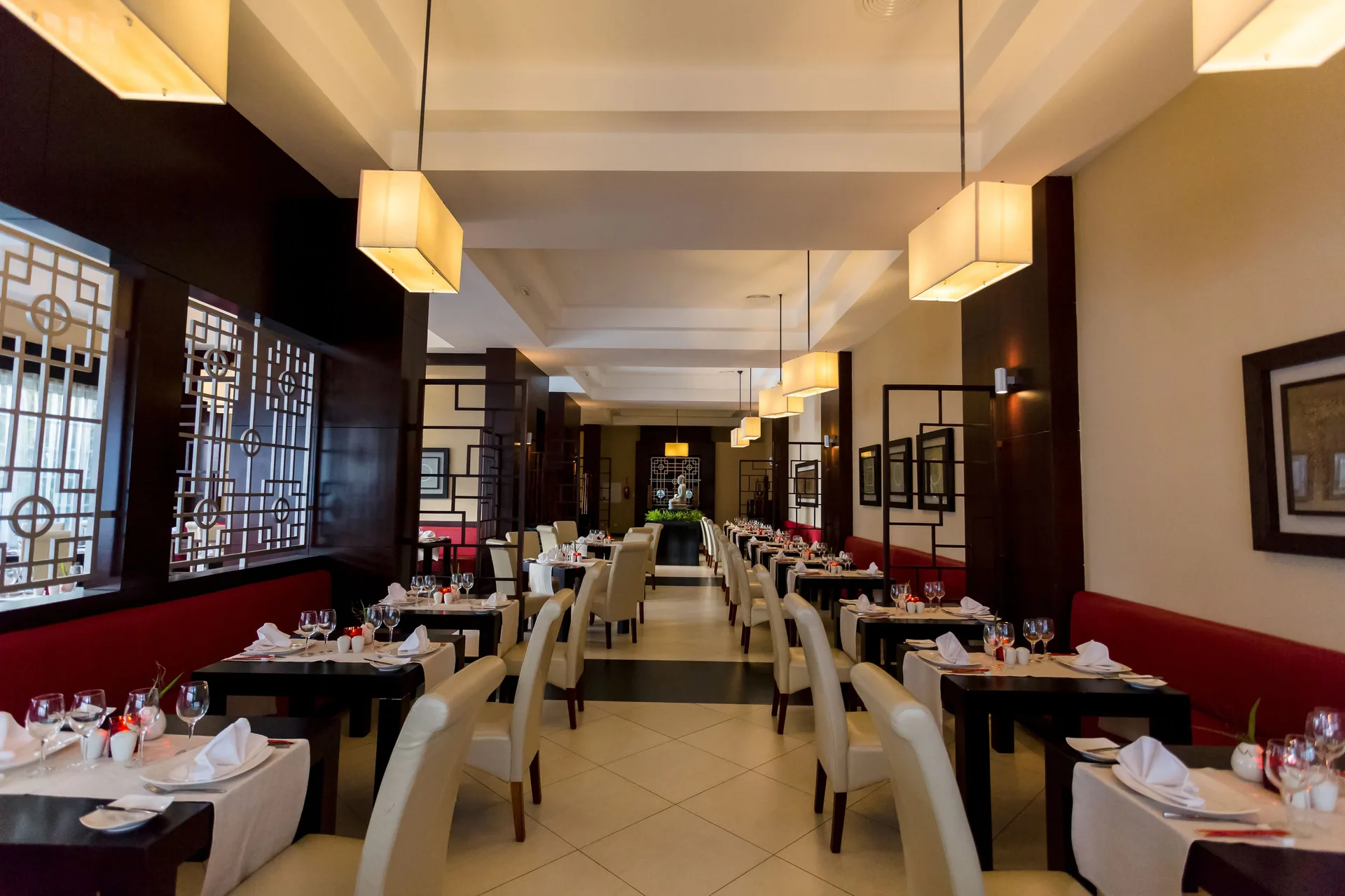 Asian-inspired restaurant dining room at Bahia Principe Luxury Bouganville.