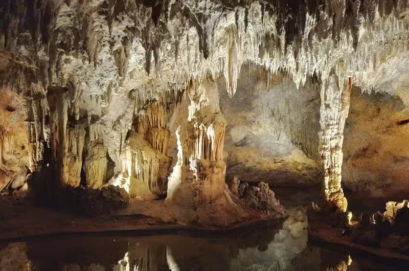 Cave Of Wonders 15 Min Drive