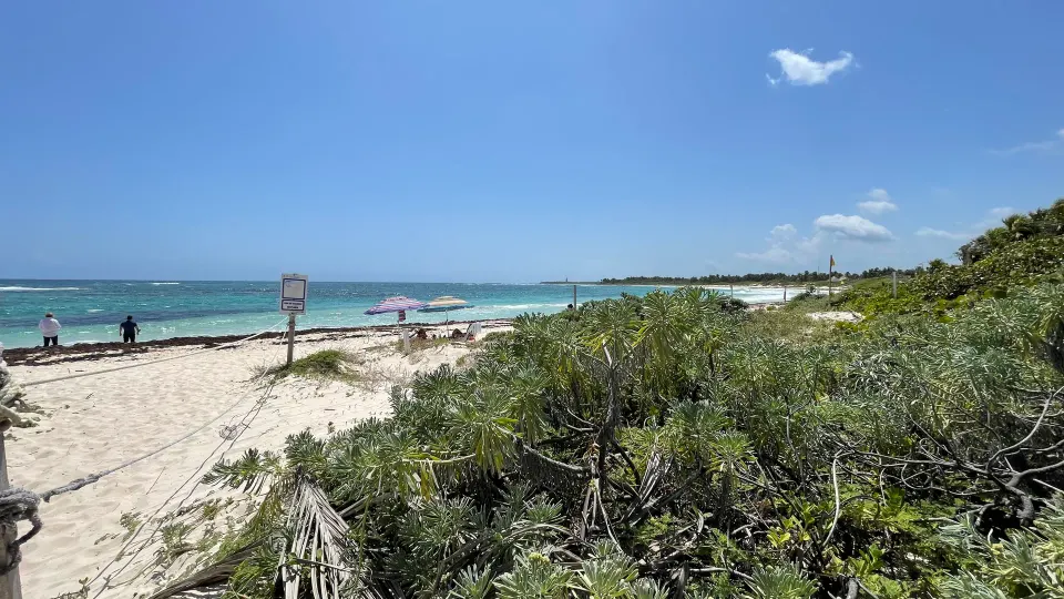 Xcacelito Beach