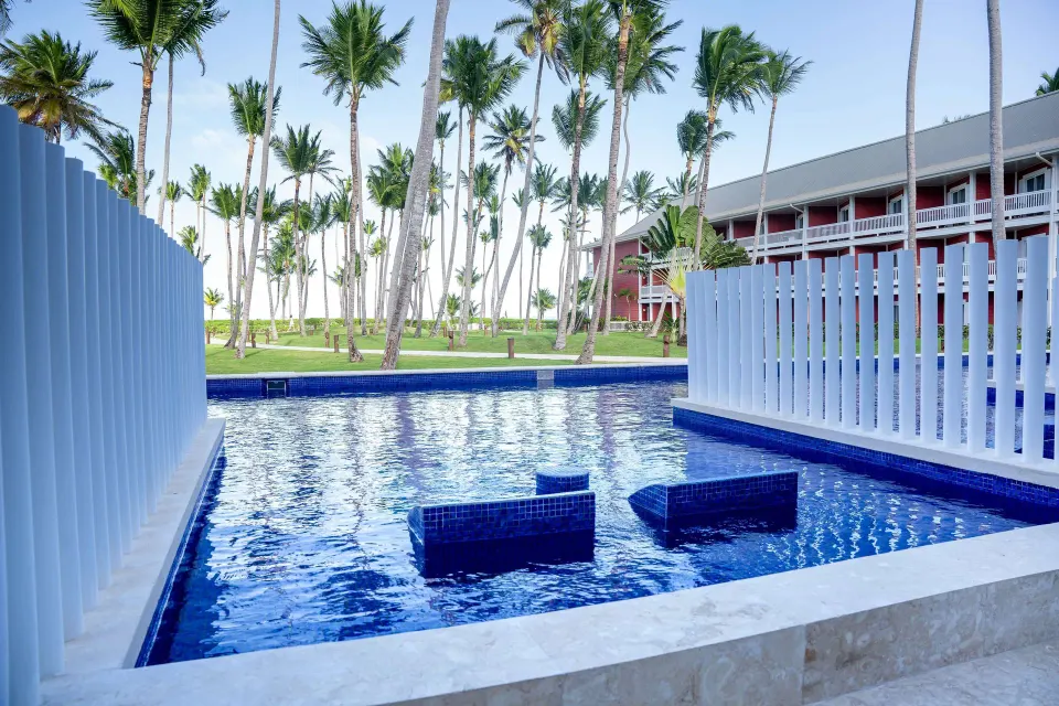 Swim-up pool outside Superior Rooms at Barceló Bávaro Beach.