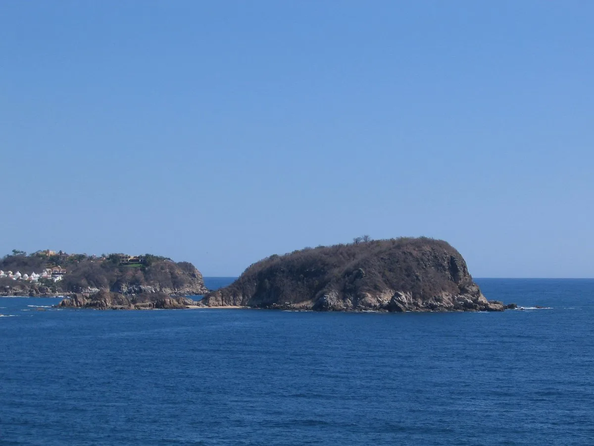 La Montosa Island 5 Min Drive