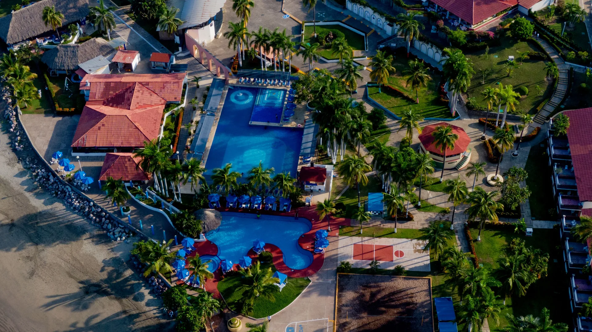 Qualton Club Ixtapa beachfront all-inclusive resort near Playa Linda and Isla Ixtapa excursions
