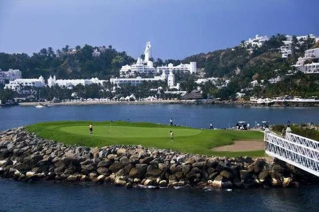 Las Hadas Golf Course 5 Min Walk