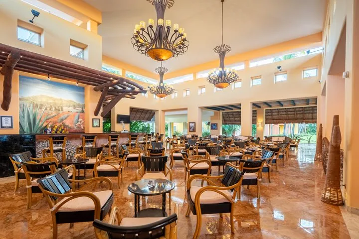 Tequila Lobby Bar at Barceló Maya Tropical