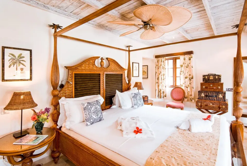 Junior Suite Official 1