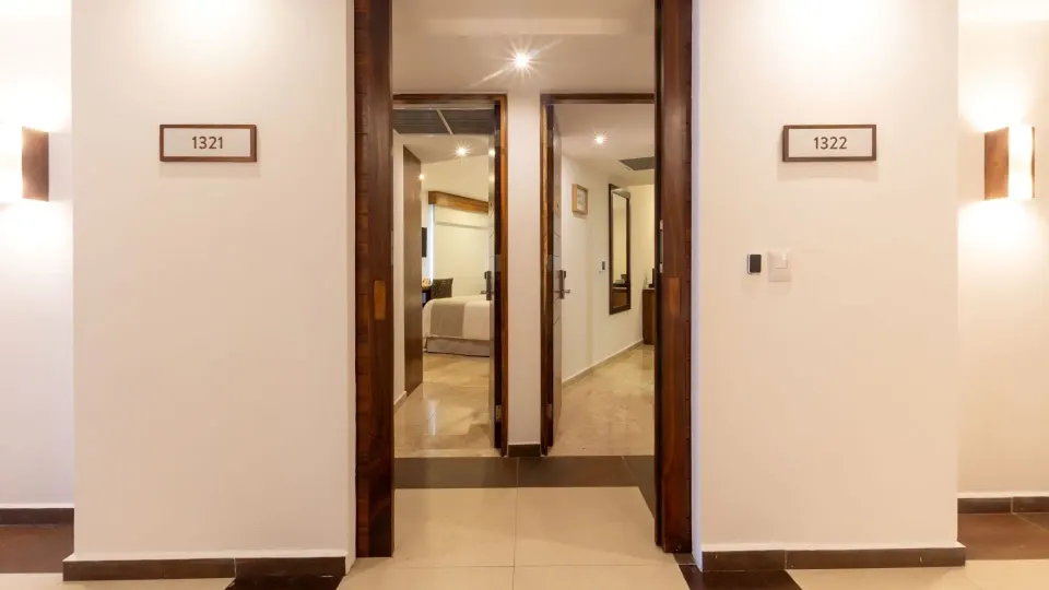 Deluxe Suite Official 1