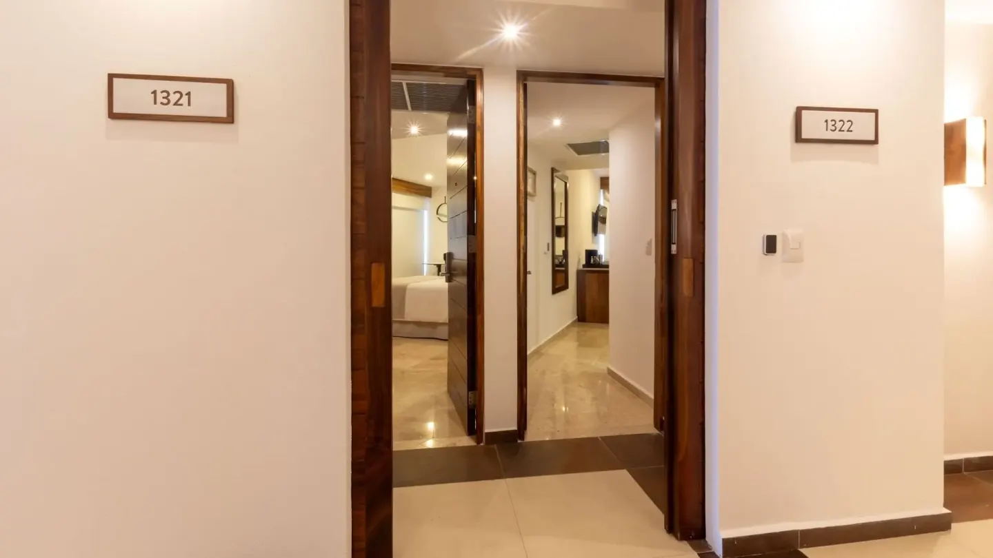 Deluxe Suite Official 2