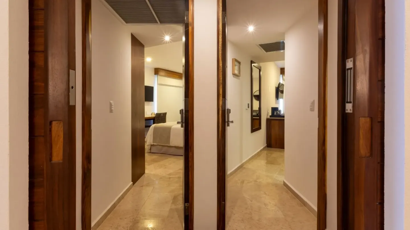 Deluxe Suite Official 3