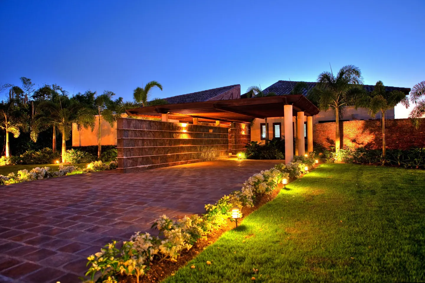 Four Bedroom Classic Villa driveway and landscaped entrance at Casa de Campo Resort and Villas and Villas and Villas.