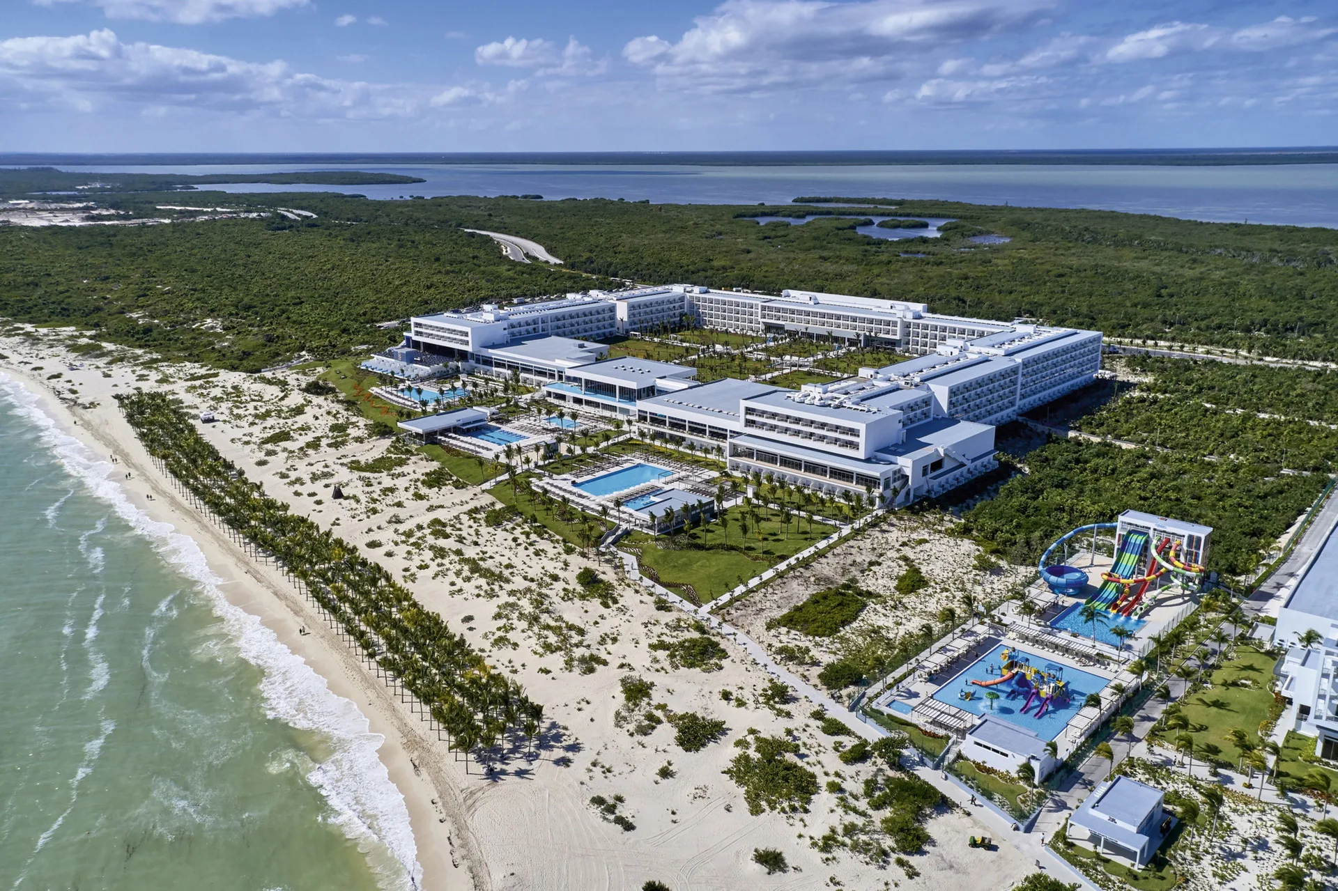 Hotel Riu Palace Costa Mujeres family-friendly all-inclusive resort with beachfront pools and dining