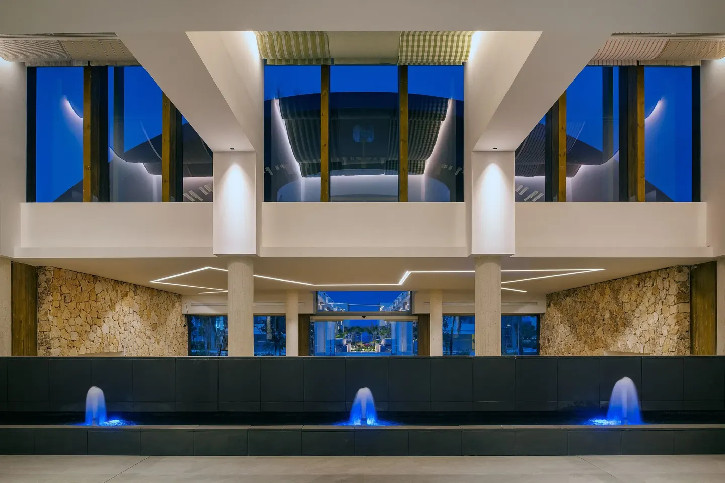 Lobby Water Feature Catalonia Grand Costa Mujeres Spa