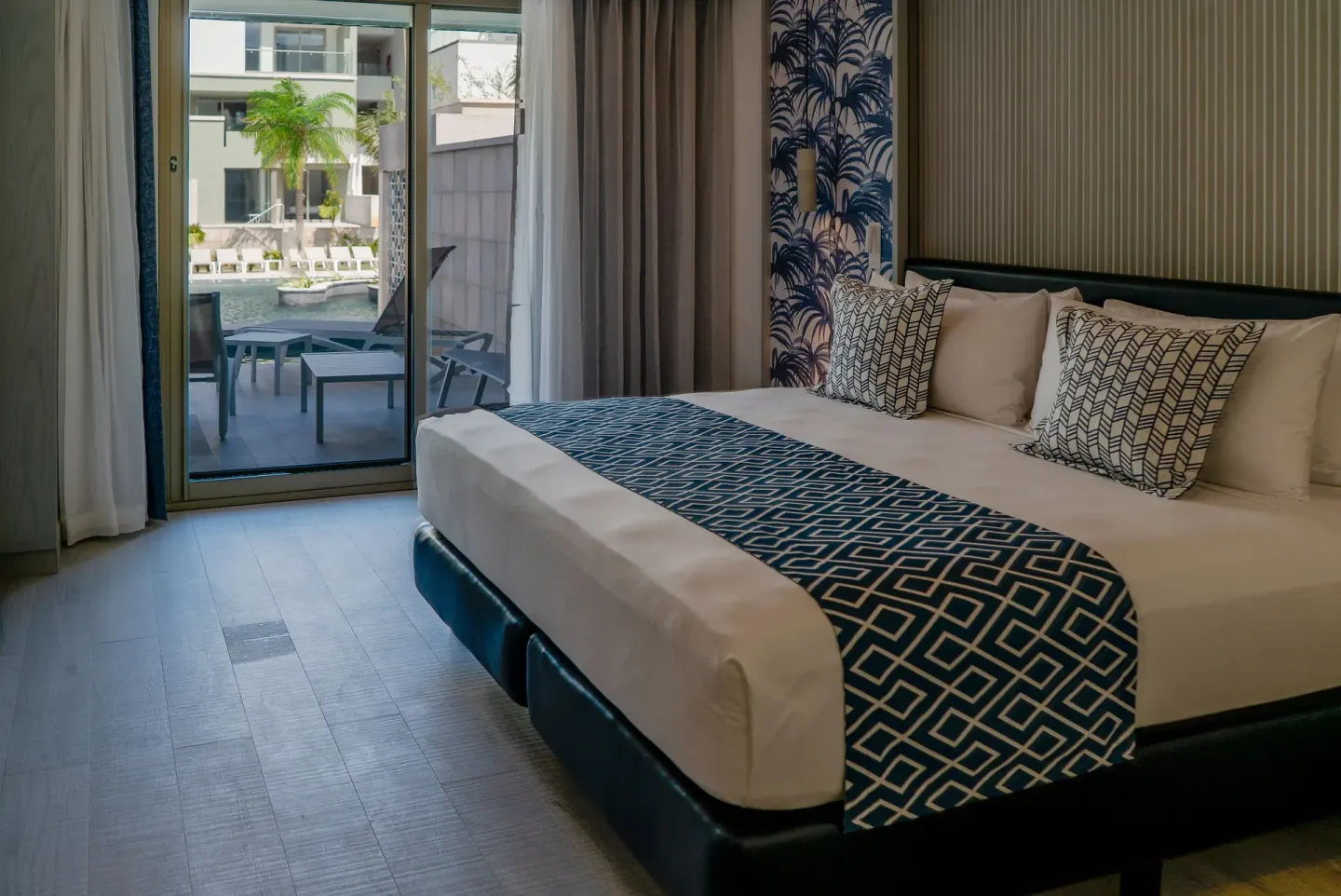 Swim Up Guest Room King Bed Pool Terrace Catalonia Grand Costa Mujeres Spa