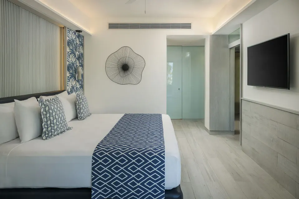Privileged Suite King Bed Bedroom Tv Catalonia Grand Costa Mujeres Spa