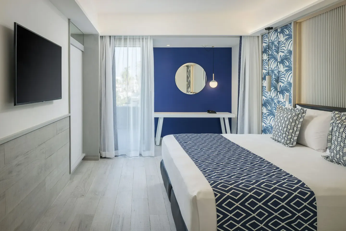 Privileged Suite King Bed Desk Mirror Catalonia Grand Costa Mujeres Spa
