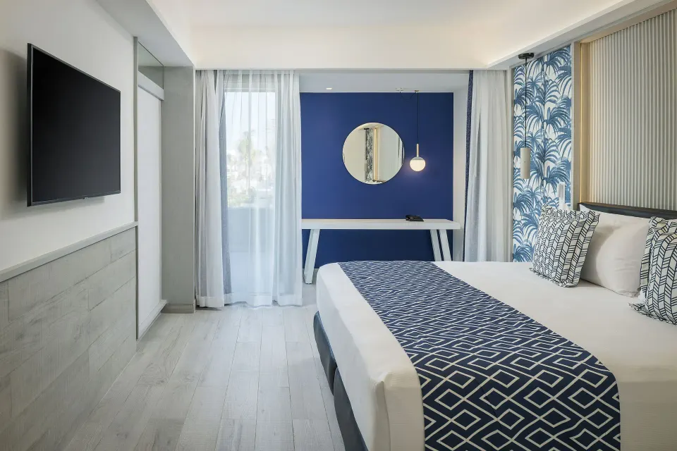 Privileged Suite King Bed Desk Mirror Catalonia Grand Costa Mujeres Spa