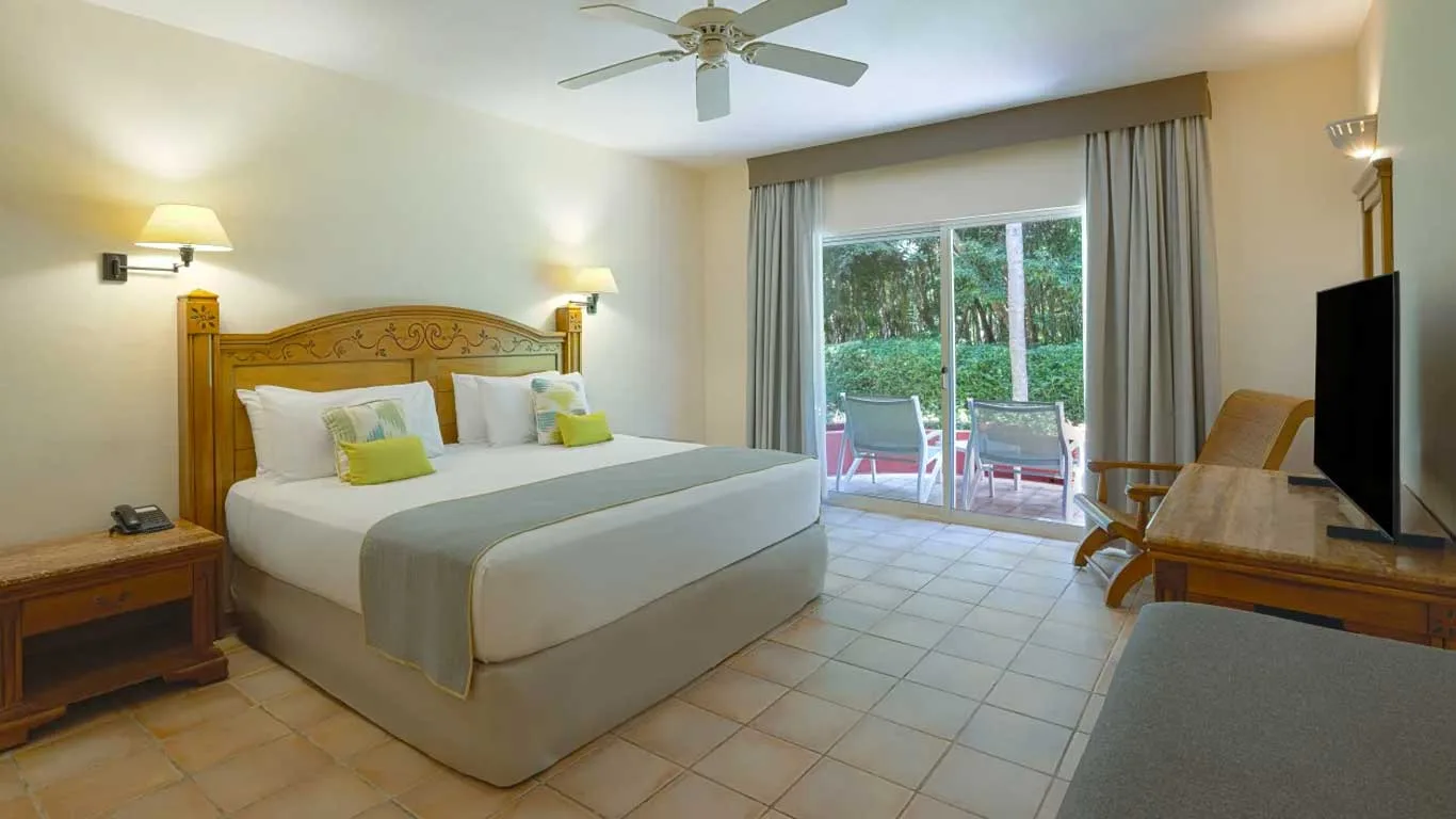 Privileged Romance Deluxe Room Official 1
