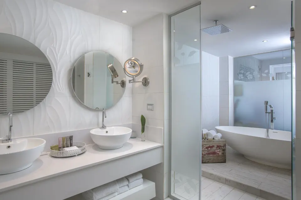 Privileged Romance Deluxe Junior Suite bathroom with tub at Catalonia Royal Bavaro.