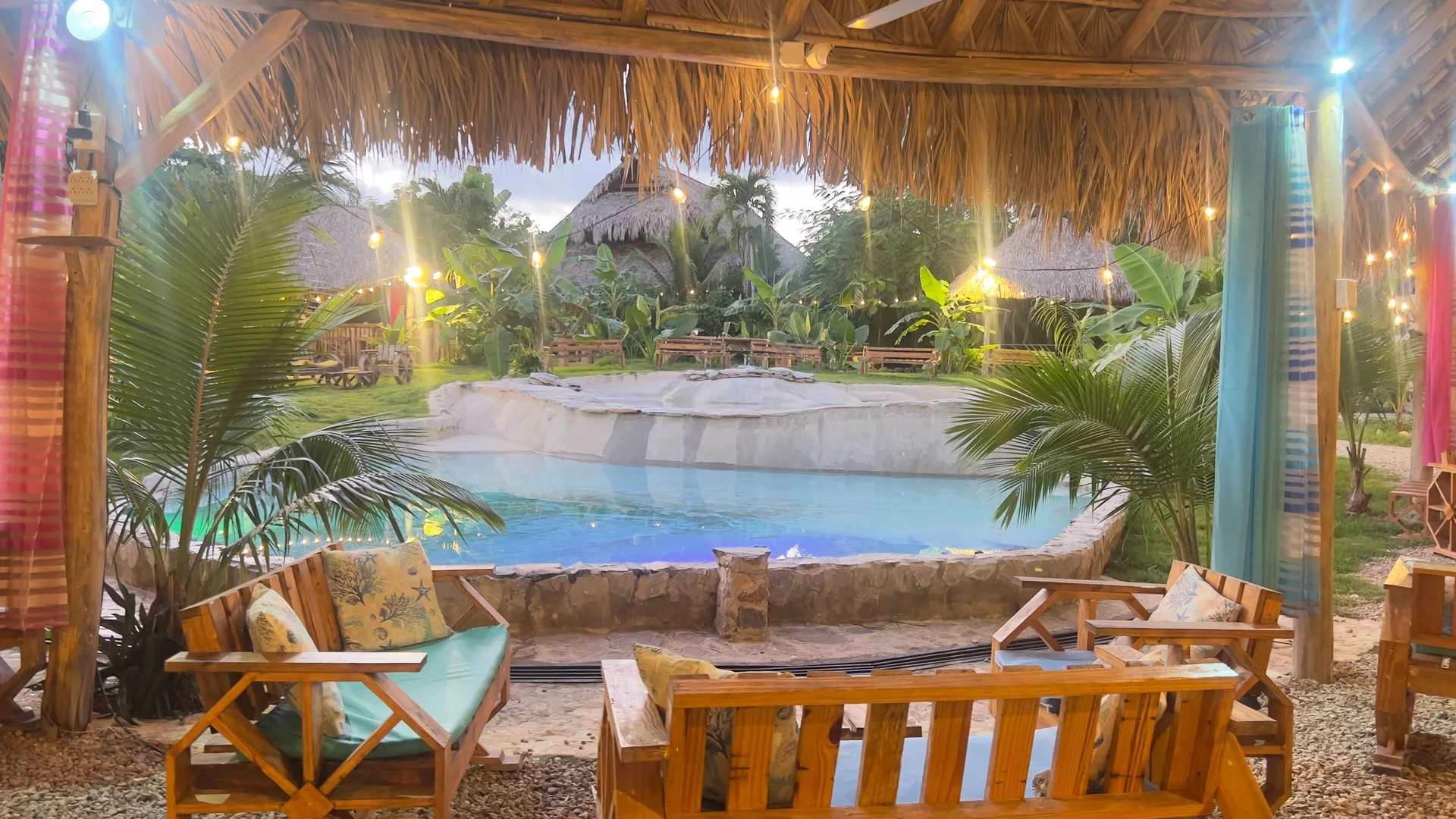 CHALET TROPICAL Hotel and Restaurant-Pizzeria garden hotel with rustic bungalows in Las Galeras