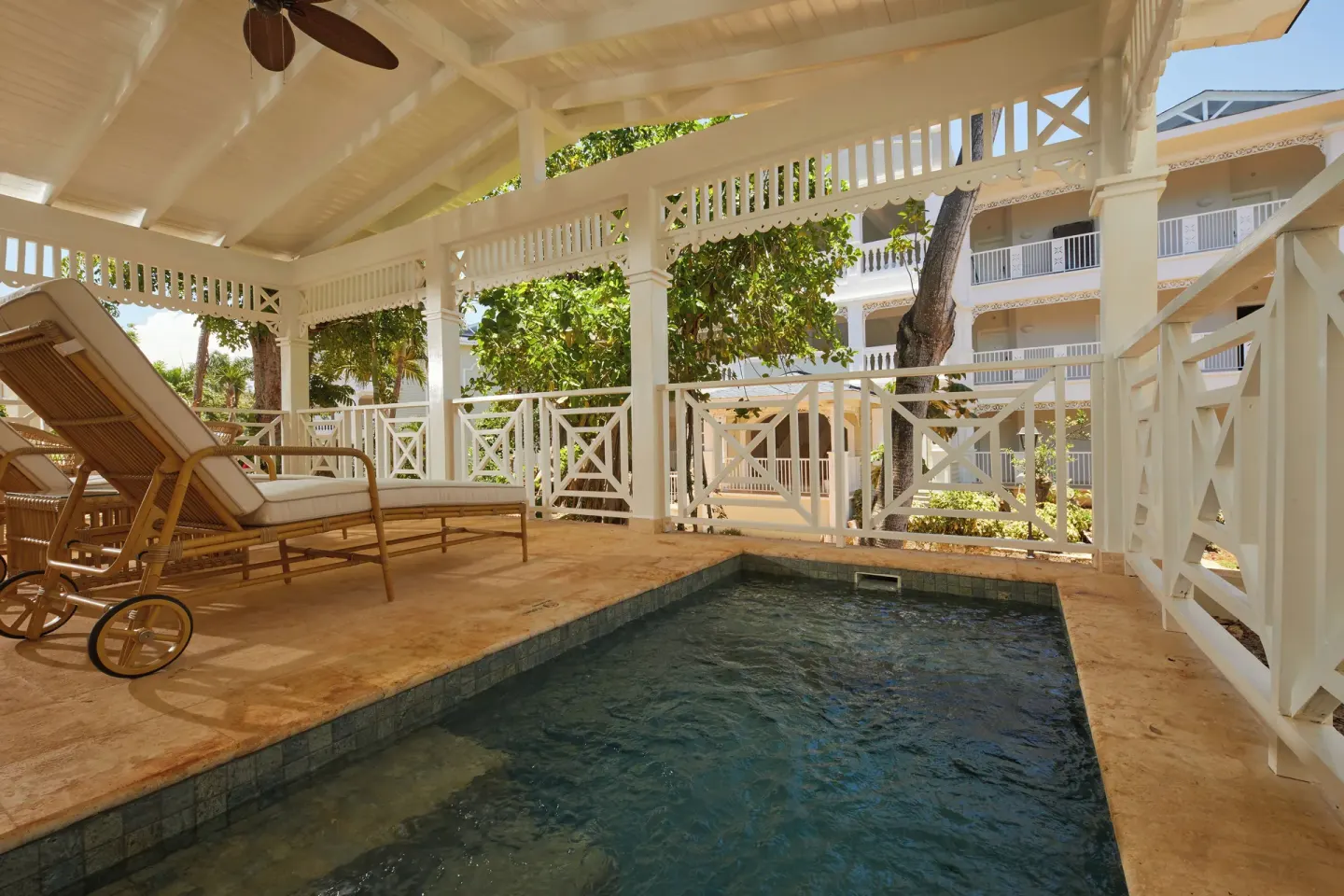 One Bedroom Villa covered terrace with plunge pool at Cayo Levantado Resort.