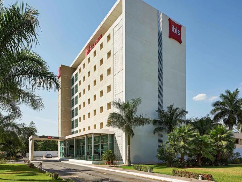 ibis Merida Accor-affiliated budget-friendly city hotel with simple modern facade in Mérida, Mexico.