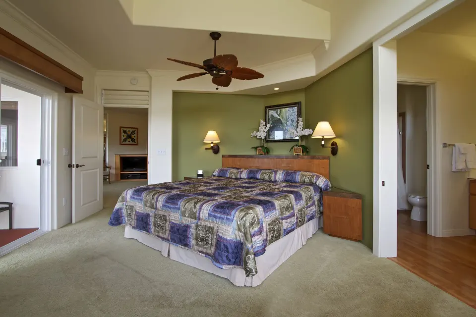 One-bedroom suite with king bed and ensuite bath at Club Wyndham Bali Hai Villas.