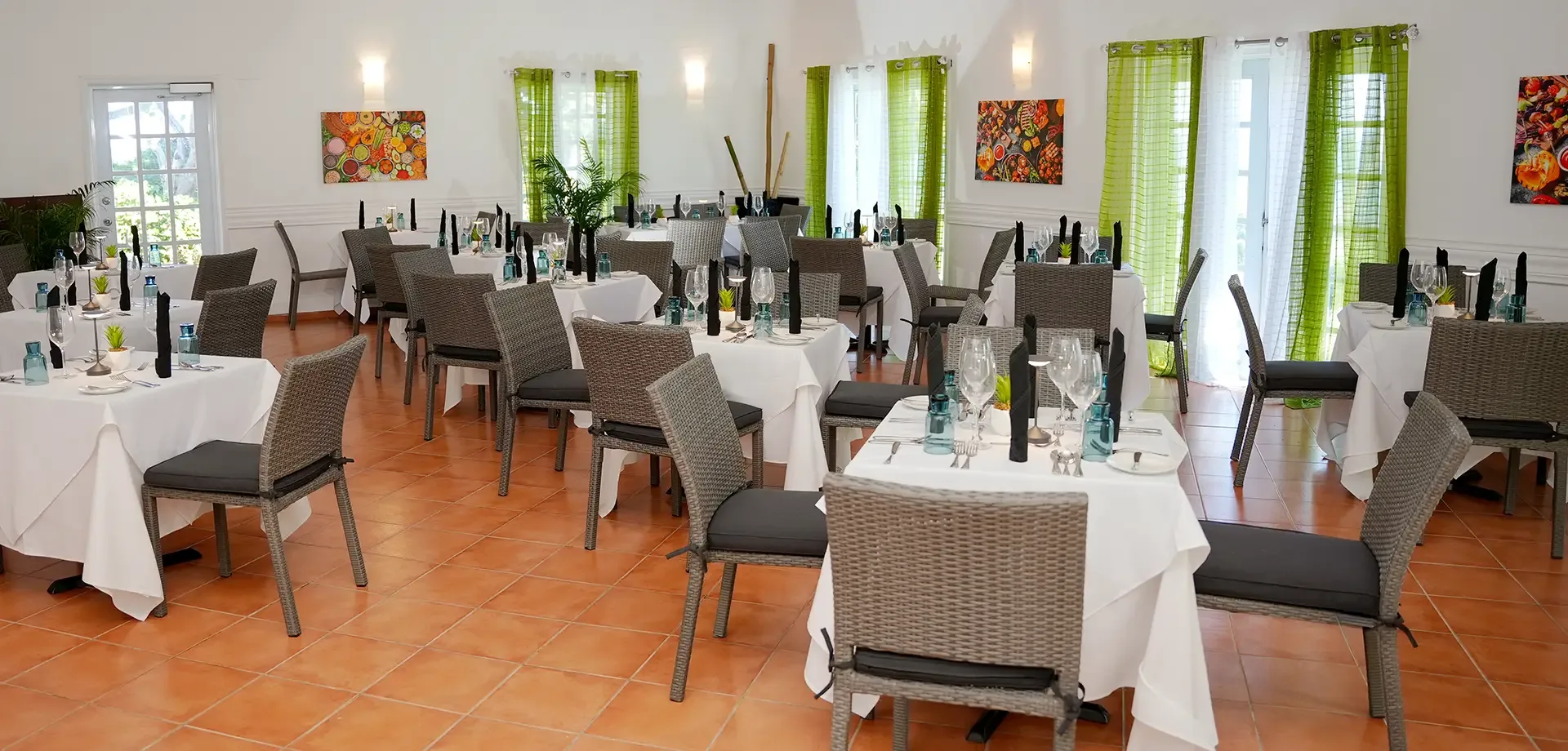 Seasons Veggie Bistro at Coconut Bay Beach Resort & Spa