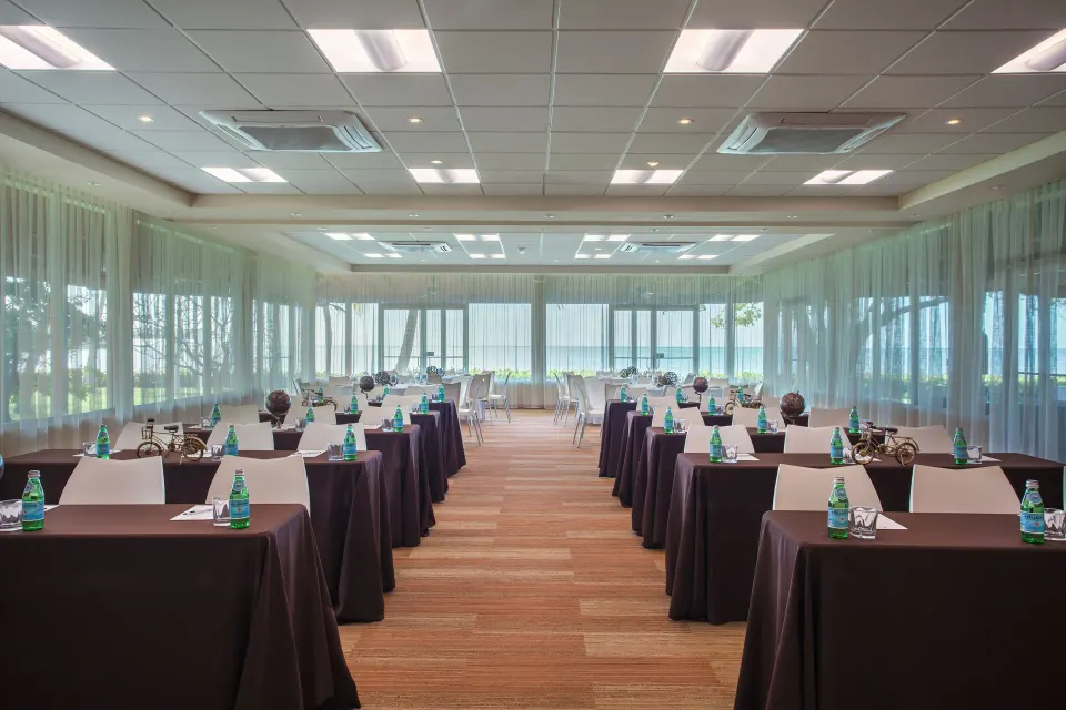 Meeting room with classroom tables at Copamarina Beach Resort & Spa.