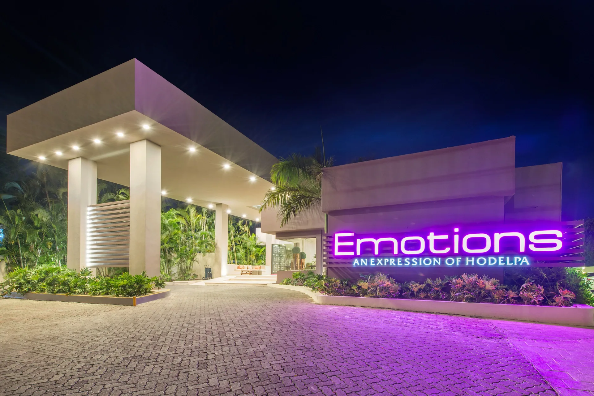 Emotions by Hodelpa Juan Dolio beachfront all-inclusive resort with family amenities and Caribbean pools