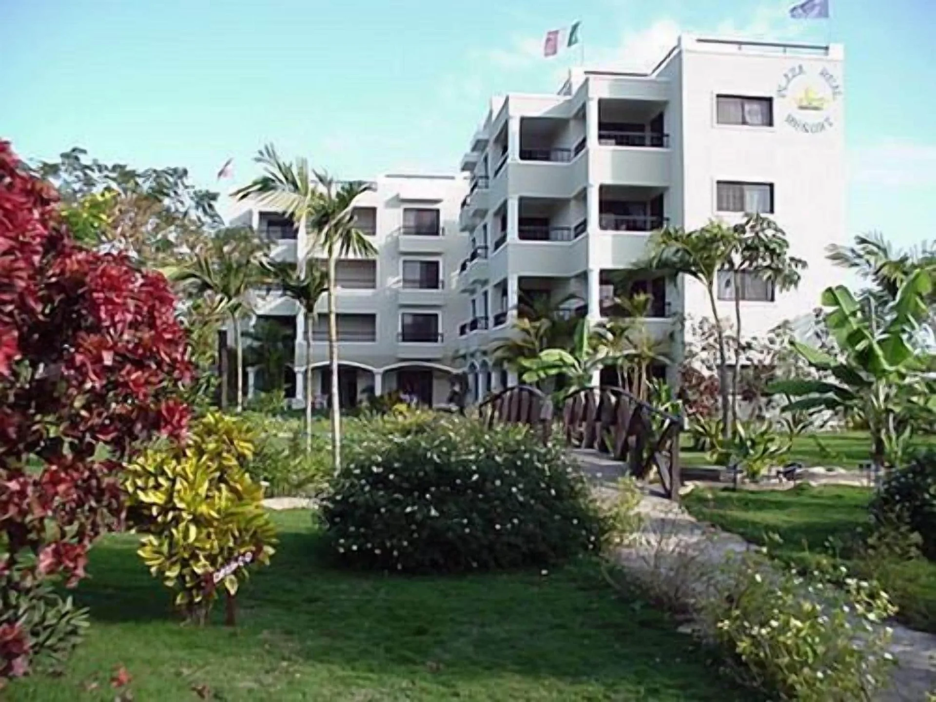 Plaza Real Resort Juan Dolio apartment-style hotel with gardens and relaxed pool area near the beach