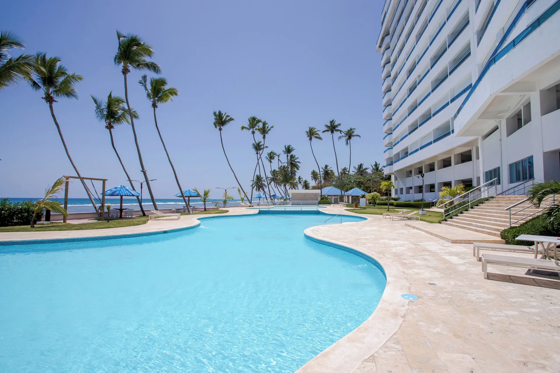 Xeliter Las Olas Juan Dolio oceanfront residence resort with modern apartments and beach views