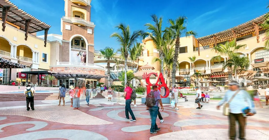 Puerto Paraiso Mall 5 Min Walk
