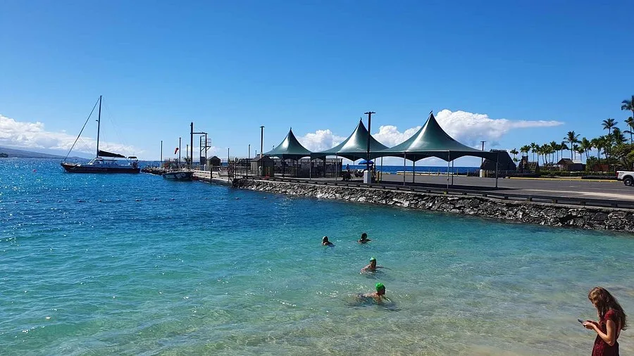 Kailua Pier near Courtyard King Kamehameha's Kona Beach Hotel