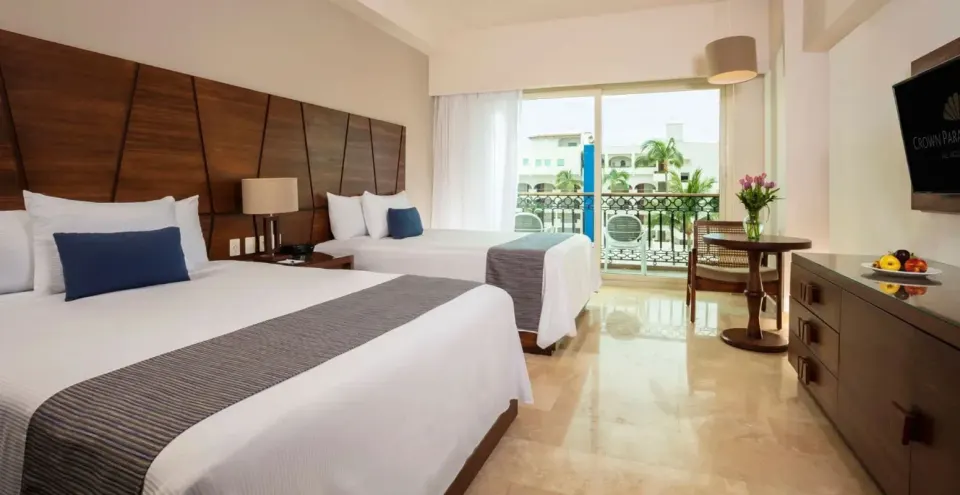 Deluxe Ocean Front Room Official 3