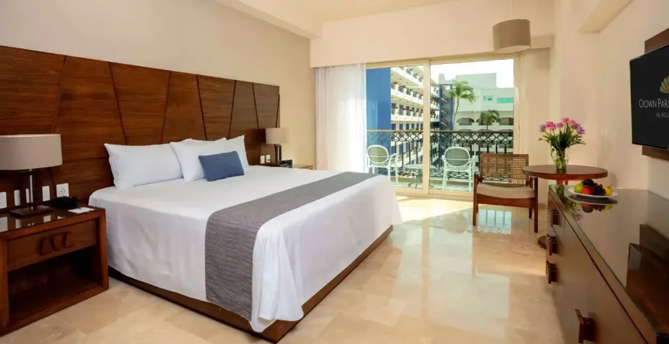 Deluxe Ocean Front Room Official 4