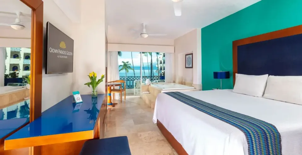 Deluxe Ocean Front Room Official 5