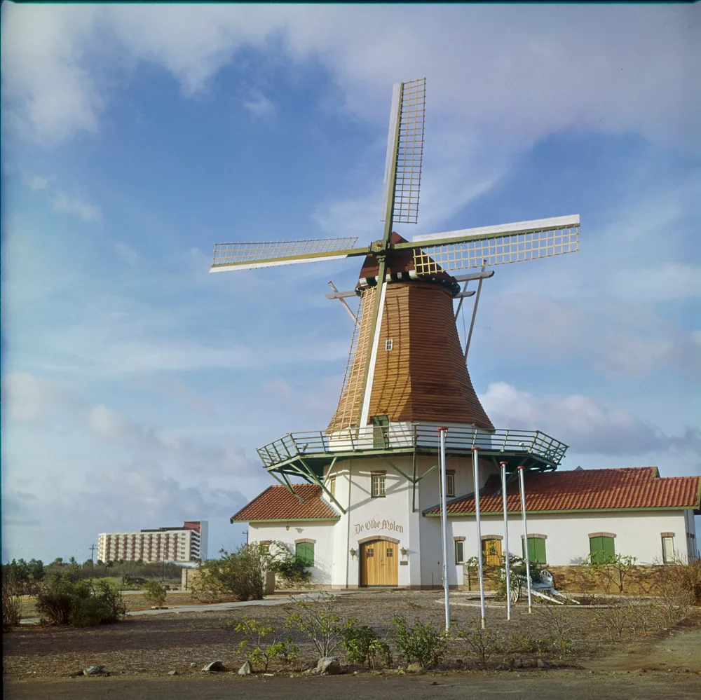 Old Windmill 5 Min Walk