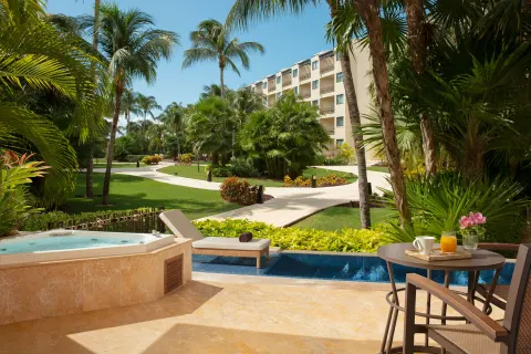 premium terrace with plunge pool and garden view at Dreams Riviera Cancun Resort & Spa.