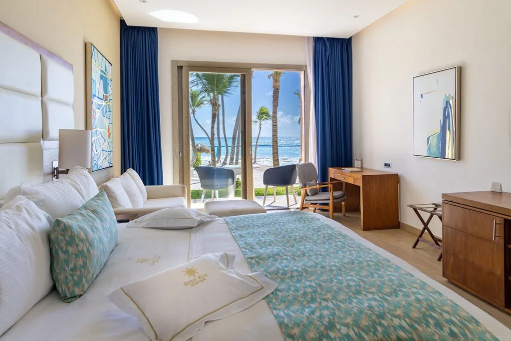 Deluxe Beachfront Suite Official 1