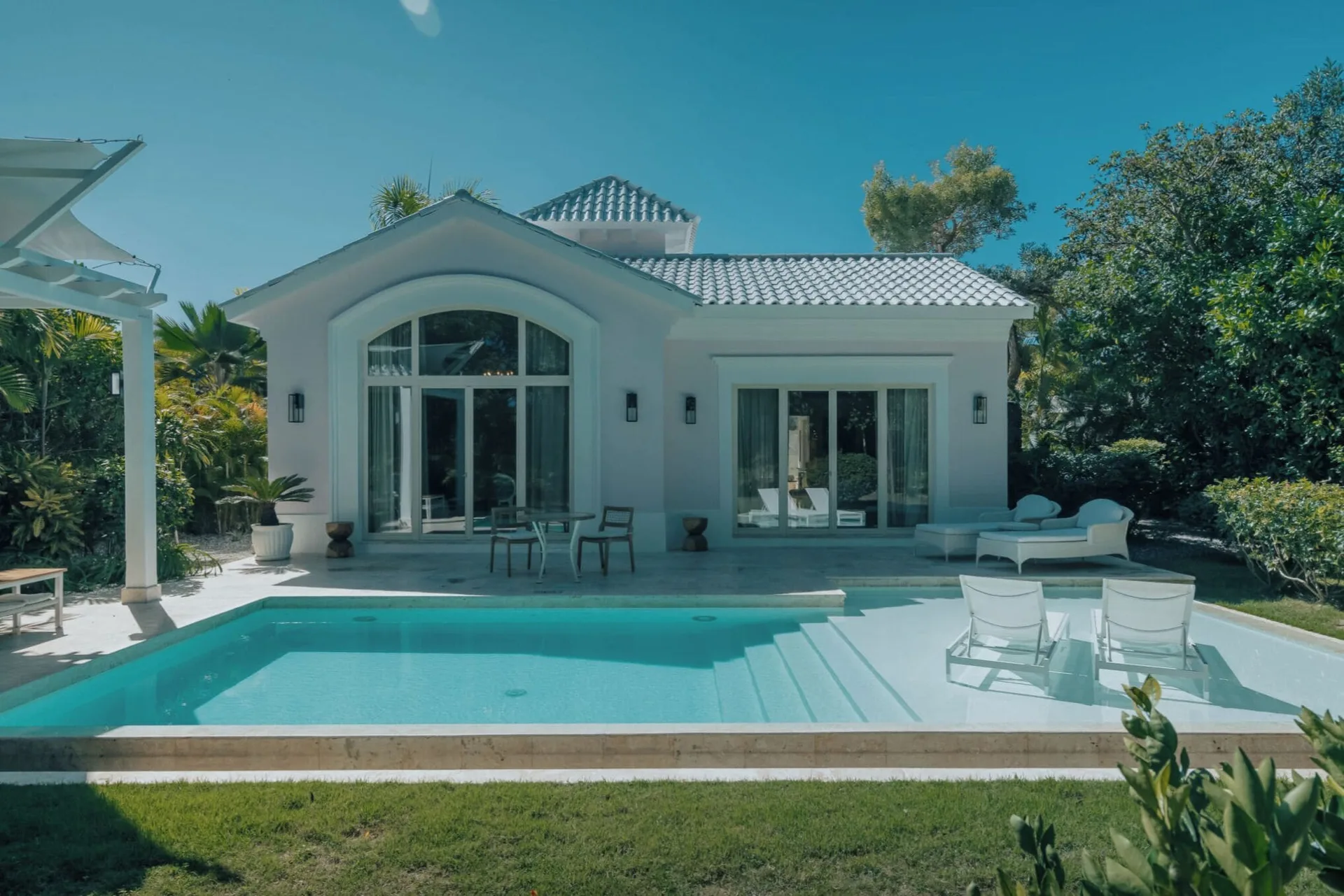 Luxury Pool One Bedroom Suite private pool and villa exterior at Eden Roc Cap Cana.