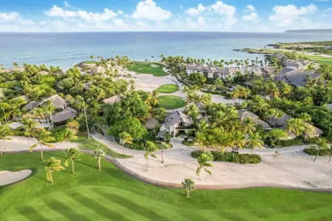 Caleton Beach Club 5 Min Walk