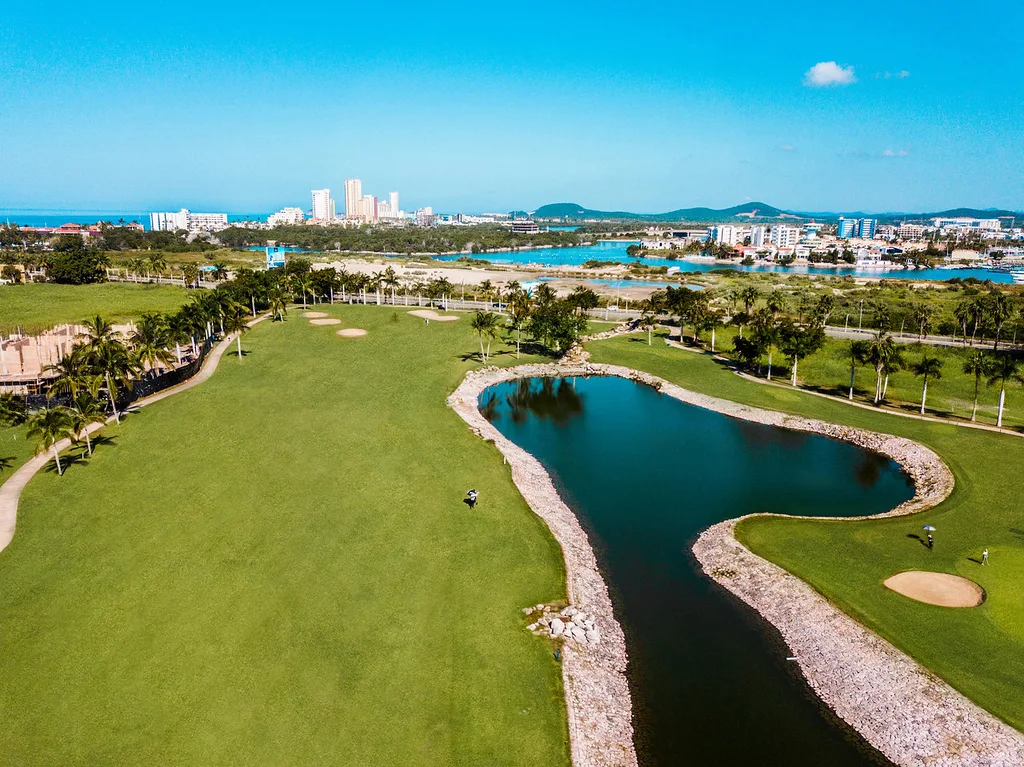 El Cid Country Club Golf Course 15 Min Walk