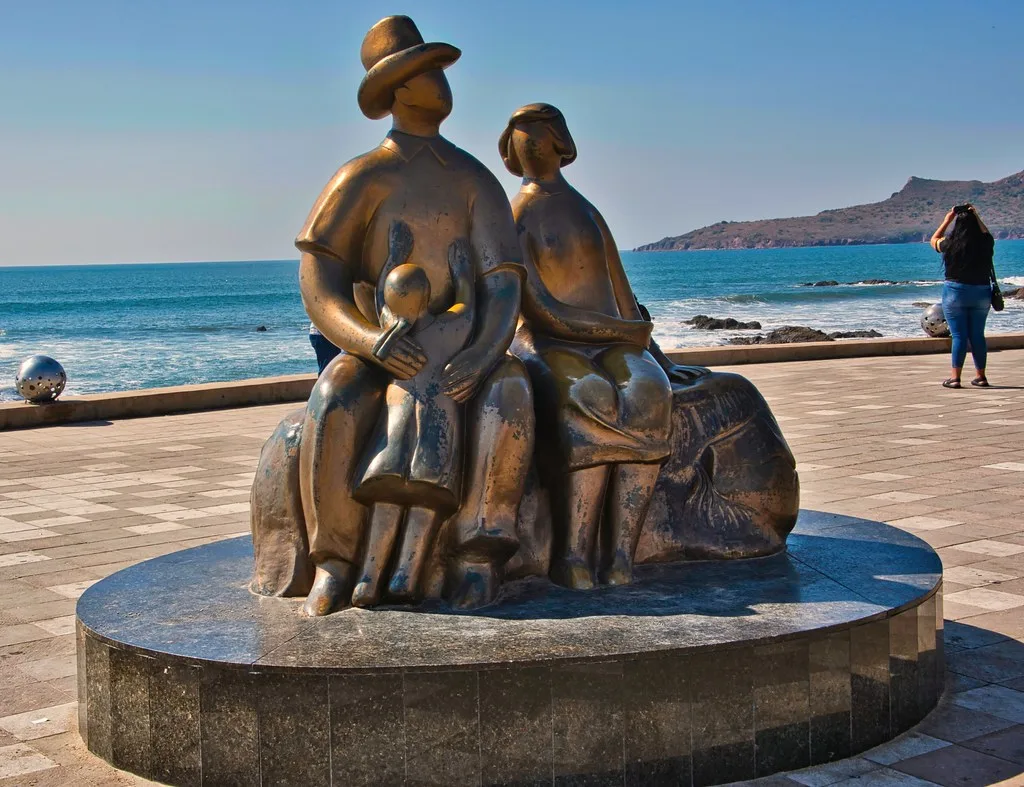 Monument To The Family 10 Min Walk