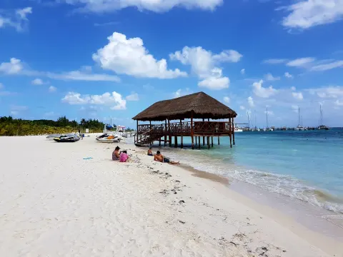 Virgen Beach 5 Min Walk